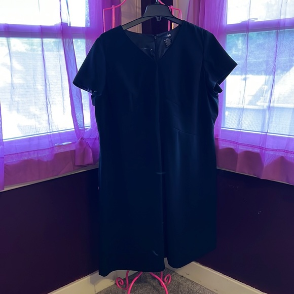 Little Black Dress - Picture 1 of 4